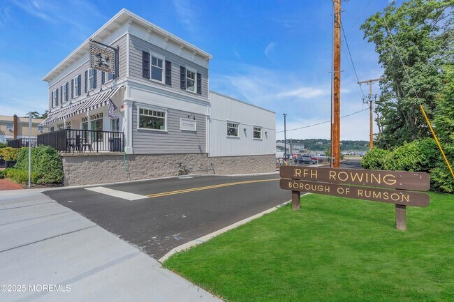 Building Photo - 57 W River Rd