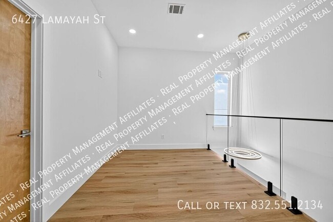 Building Photo - 6427 Lamayah St