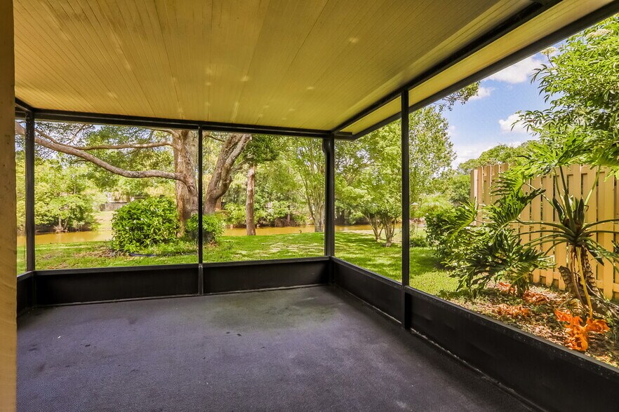 Building Photo - 4176 Rollingwood Ct