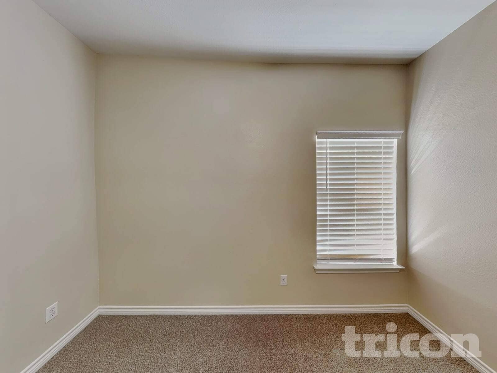 Building Photo - 214 Bob White Dr