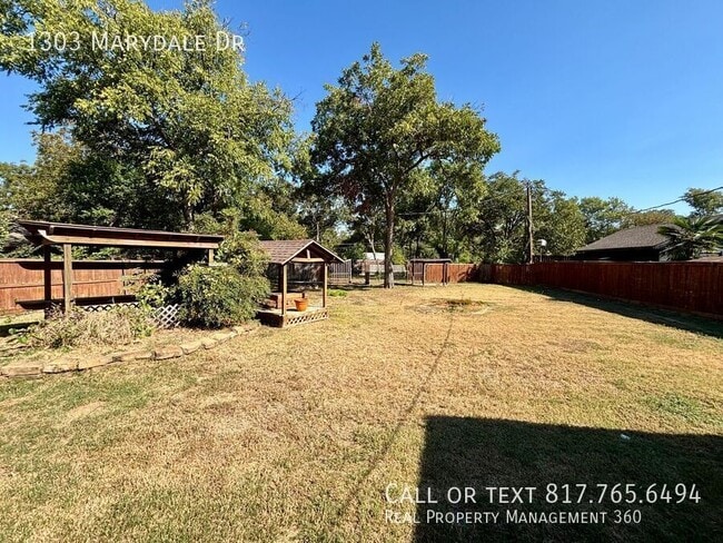 Building Photo - 1303 Marydale Dr