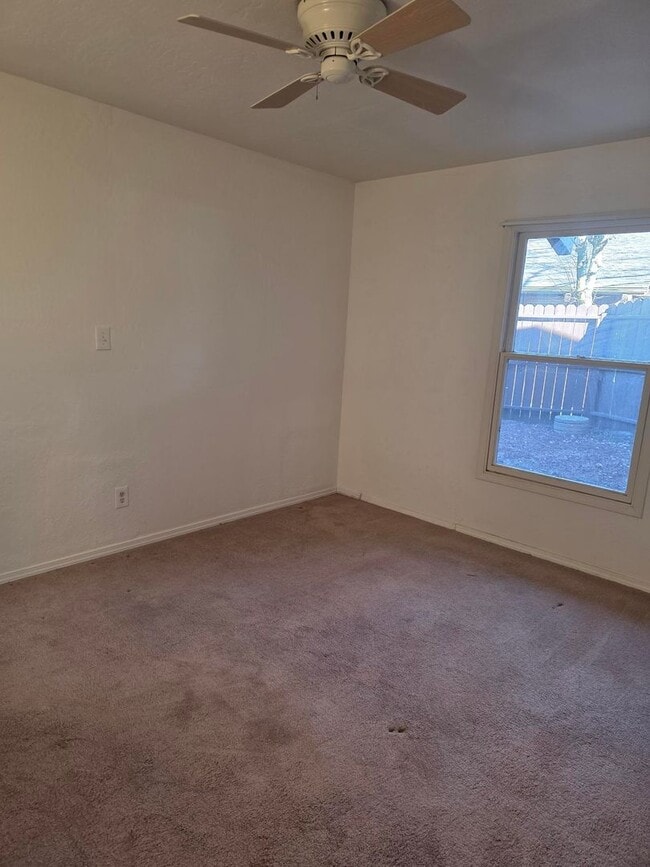 Building Photo - 2 Bedroom / 2 Bath Condo in Bear Valley Springs