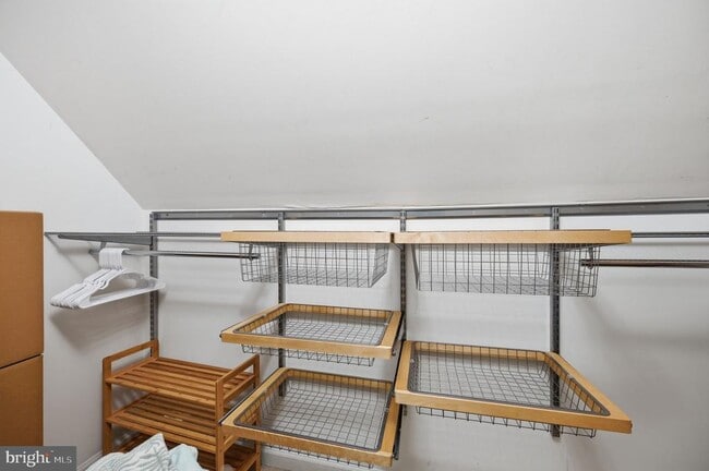 Building Photo - 2506 Pinoak Ln