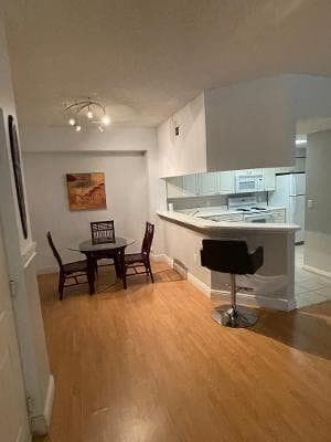 Building Photo - 3022 Alcazar Pl