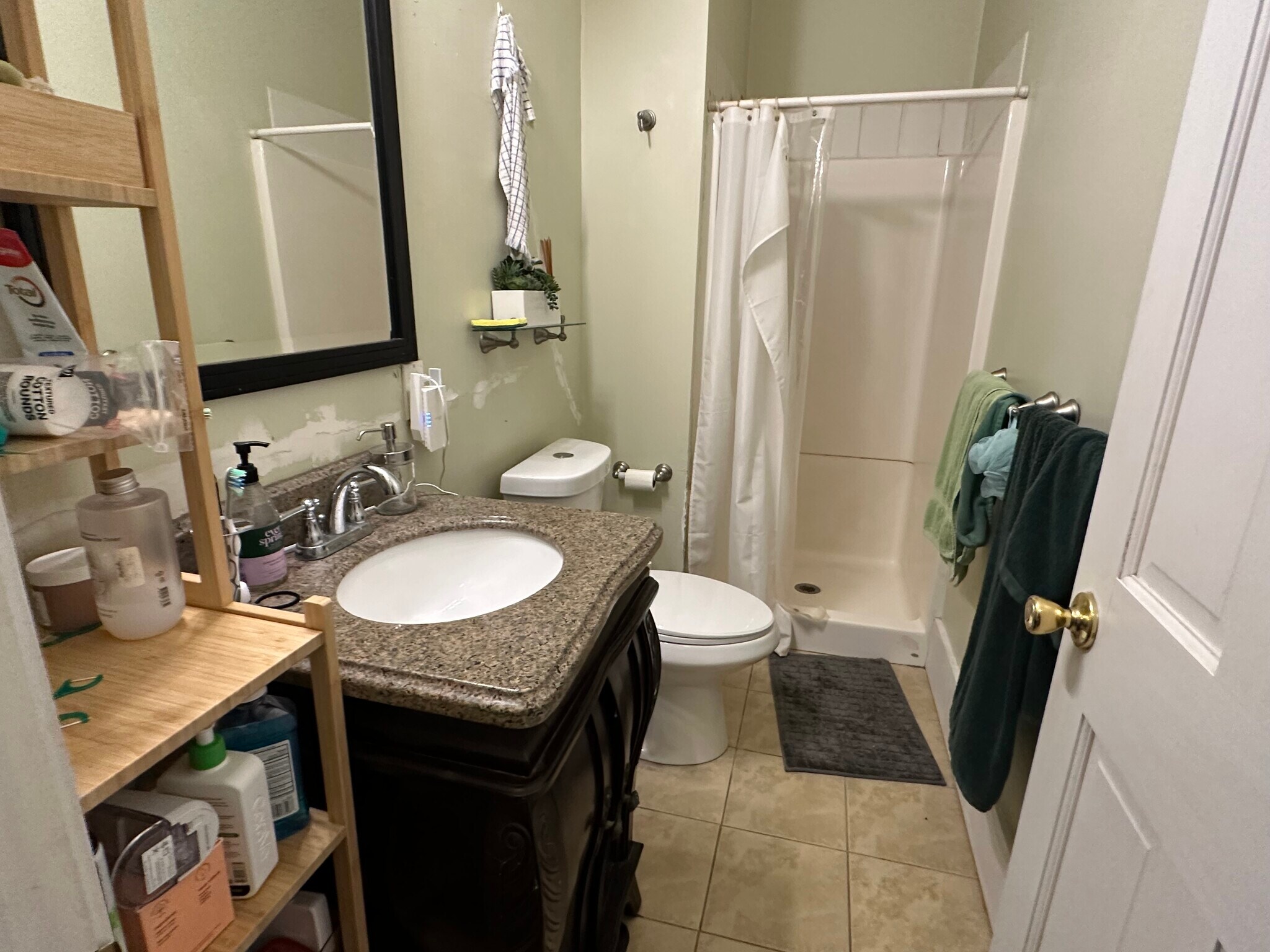 Building Photo - 139 Hillside St