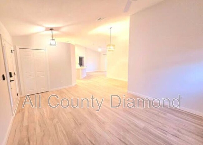 Building Photo - 126 Covington St