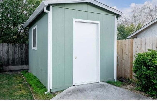 Building Photo - 3bd 2ba