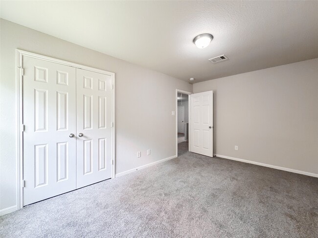 Building Photo - 105 Camelot Pl Ct