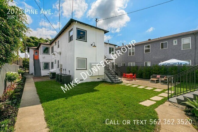Building Photo - 2075 Pine Ave