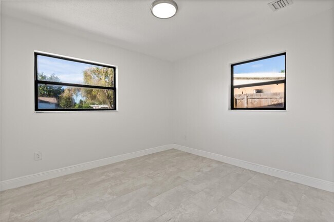 Building Photo - 4823 Pine Needle Dr