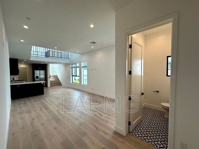 Building Photo - 3414 London St