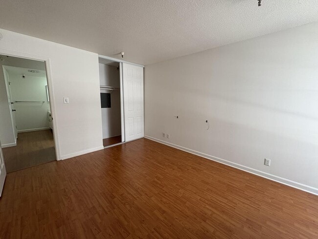 Building Photo - 735 El Camino Real