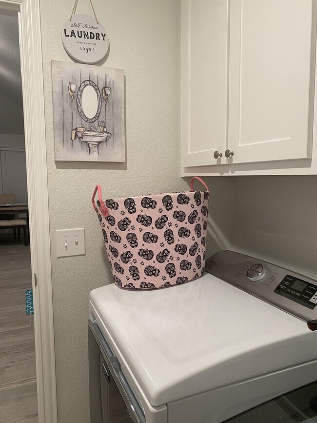 Building Photo - 5031 Olivia
