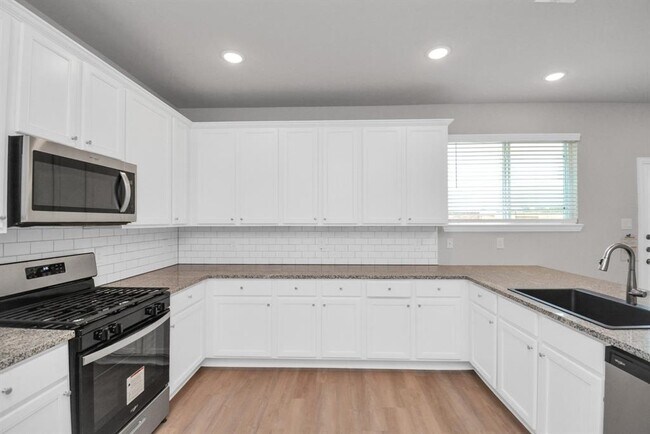 Building Photo - 27107 Newport Trce Ln
