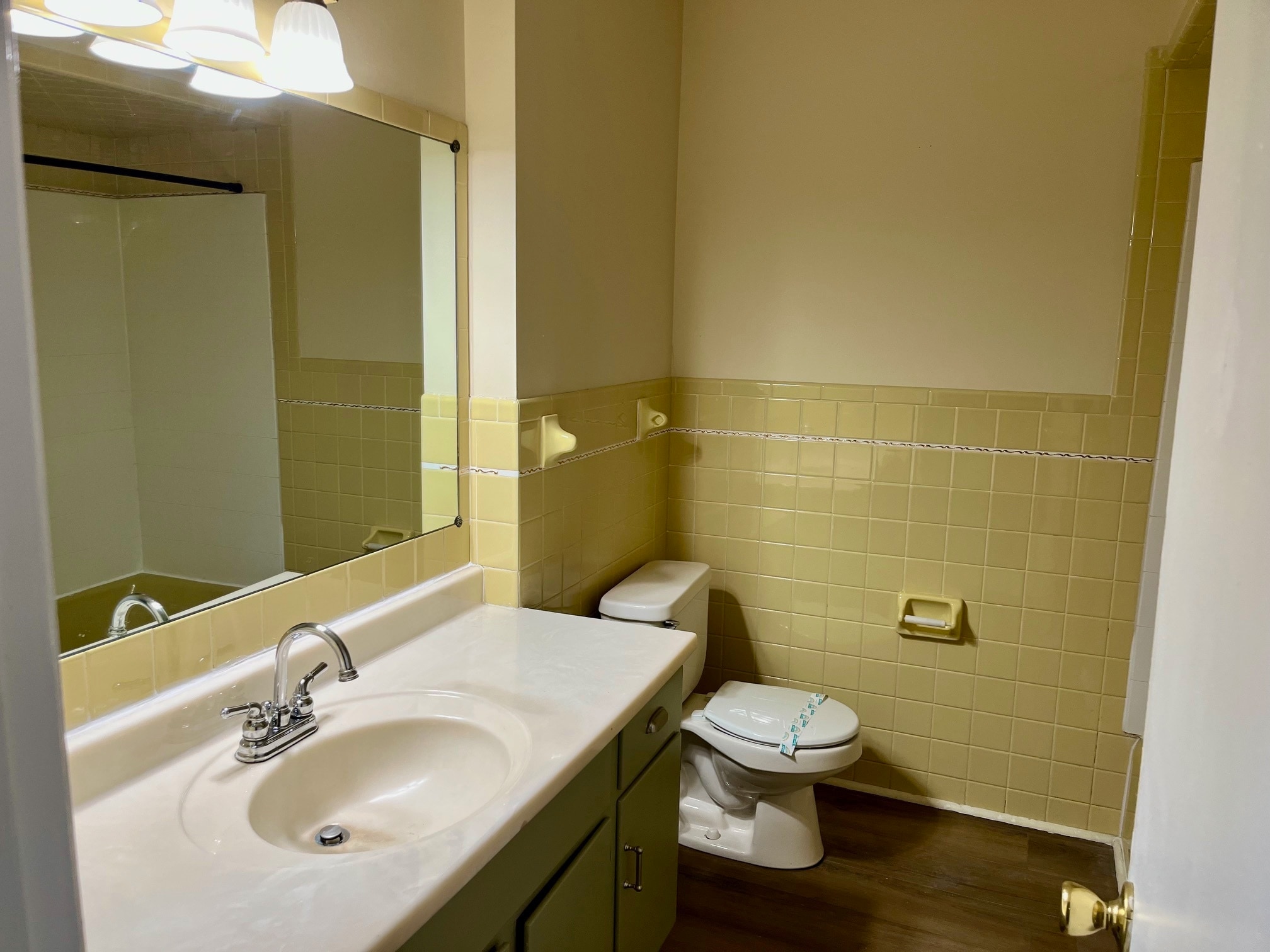 Building Photo - 221 Eisenhower Dr