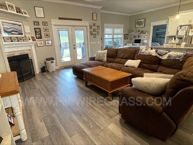 Building Photo - 117 Crest Hill Dr