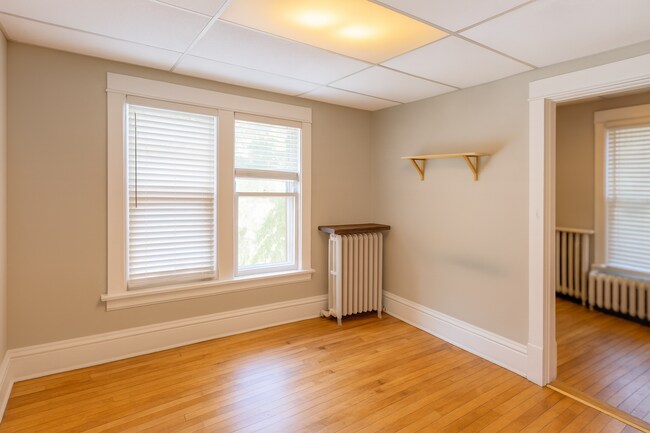 Building Photo - 1759 Iglehart Ave