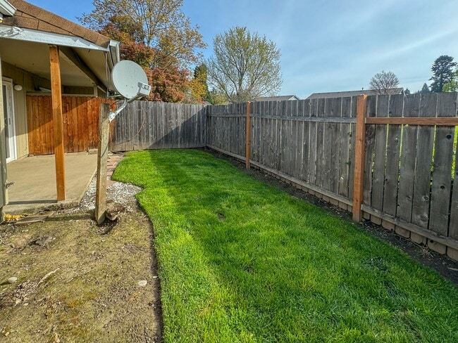 Building Photo - ANNETTE372-374