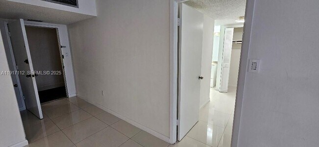 Building Photo - 18021 Biscayne Blvd