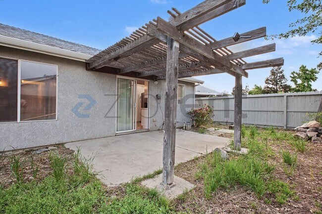 Building Photo - 8375 Grand Cru Dr