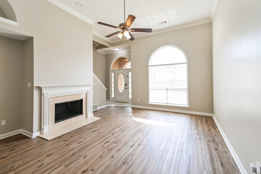 Building Photo - 8084 Conridge Dr