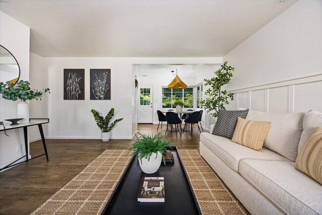 Building Photo - 191 Del Sur Way