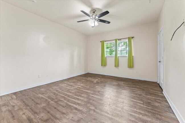 Building Photo - 10 Lowery Ln