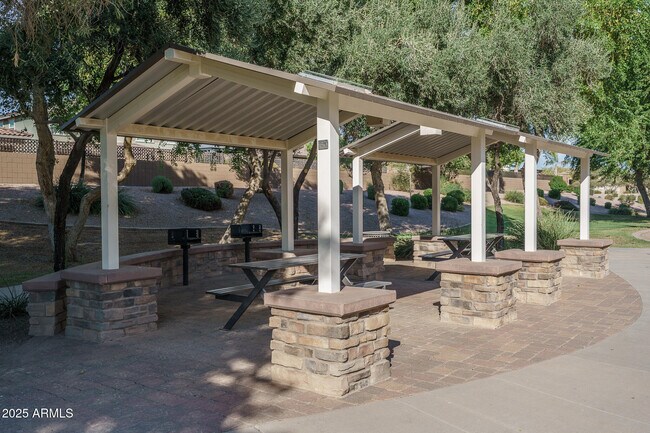 Building Photo - 14757 W Pasadena Ave