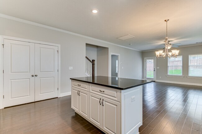 Building Photo - 5107 Heathbrook Dr