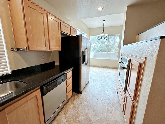 Building Photo - FREE WEEK PROMO! 2 BEDROOM 2 BATH GUARD GATED PARK AVENUE CONDO OFF THE STRIP!