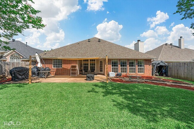 Building Photo - 4 Bedroom 2.5 Bathroom in Stockwell