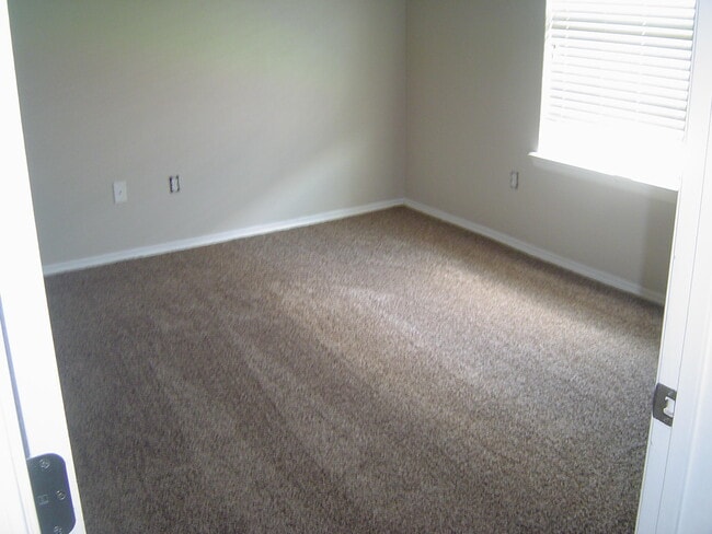 Building Photo - 6542 86th St