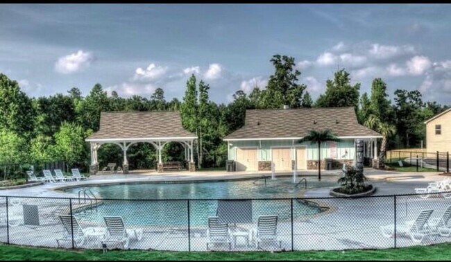 Building Photo - 3262 Alexandria Dr