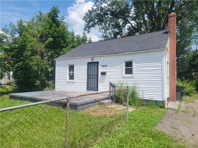 Building Photo - 2404 Bancroft St