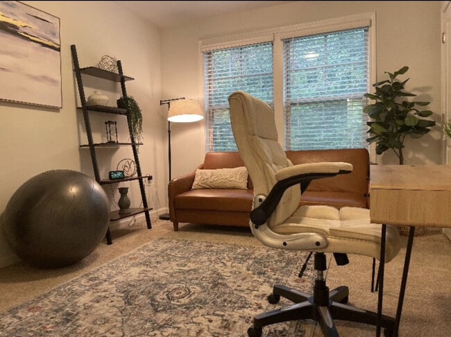 Building Photo - Comfy Bull City