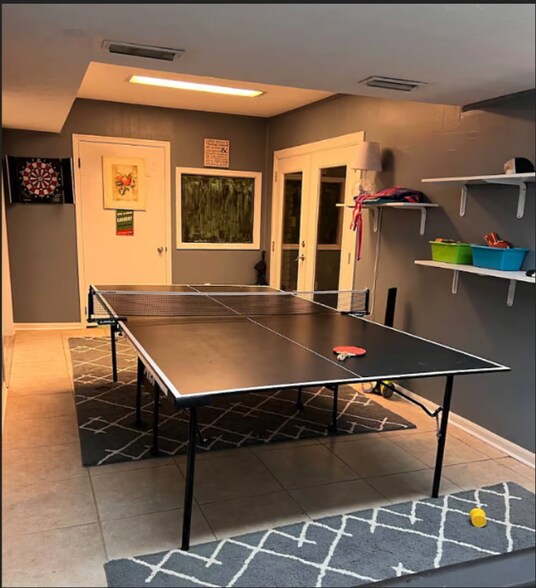 Building Photo - 122 Tucker Dr