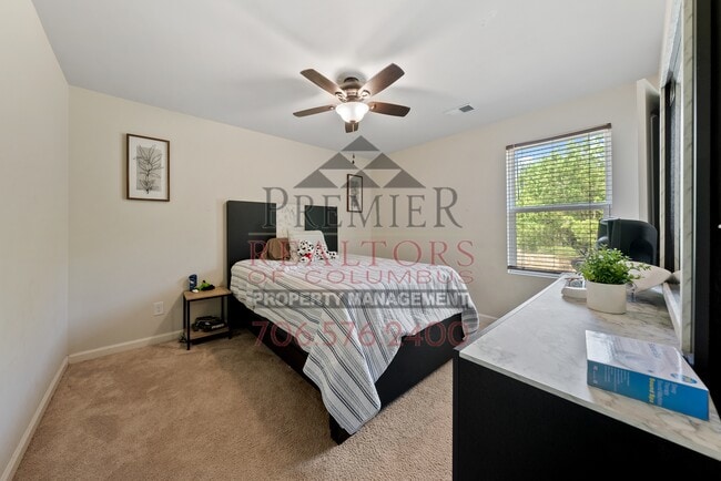 Building Photo - 741 Compass Trl