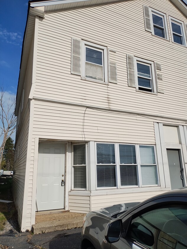 Building Photo - 115 Northfield Rd