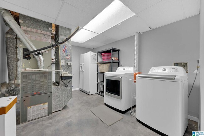 Building Photo - 373 Laredo Dr