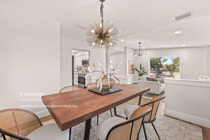 Building Photo - 5908 S Manhattan Ave