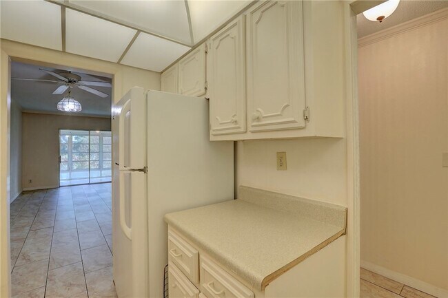 Building Photo - 1100 Ponce De Leon Cir