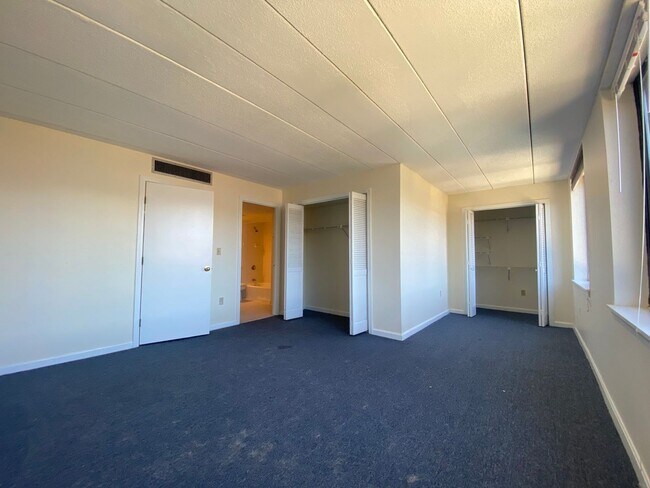 Building Photo - LUXURY W/ Pool Allston 1 Bedroom