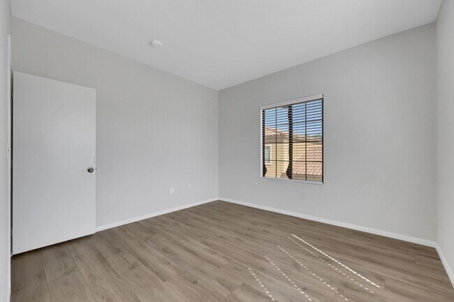 Building Photo - Repainted, Remodeled, Refreshed! 2 Bed 2 Bath - Rancho & Lake Mead Area Condo, Gated