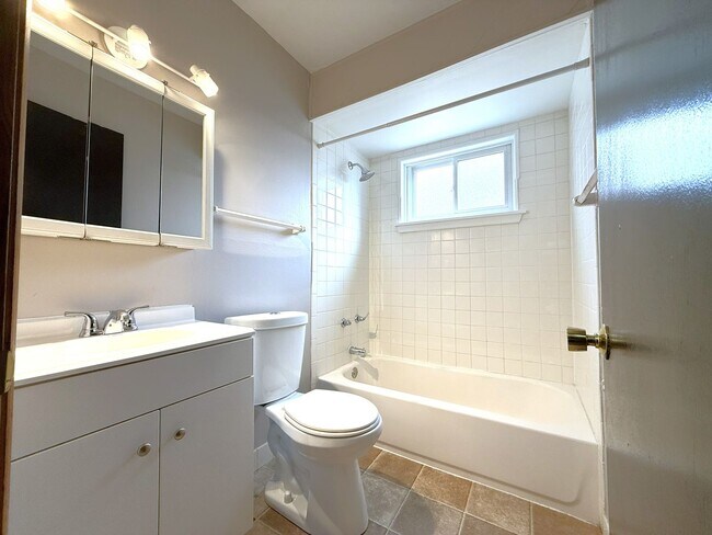 Building Photo - 11049 W Hampton Ave