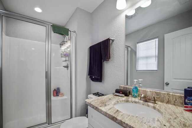 Building Photo - 305 N Division St