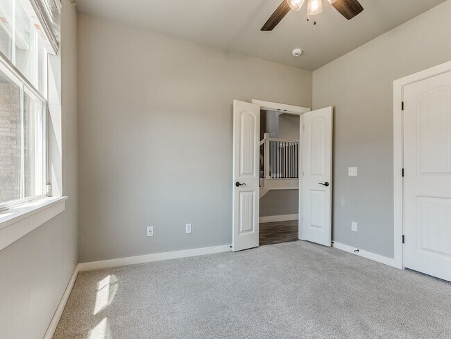 Building Photo - 3212 Hayven Cir