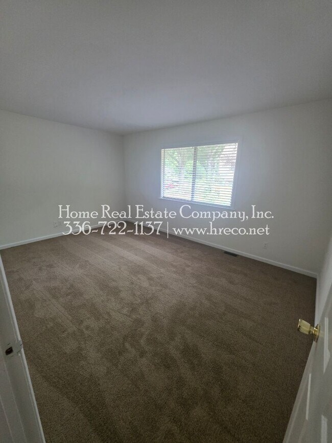 Building Photo - 1441 Brookwood Dr