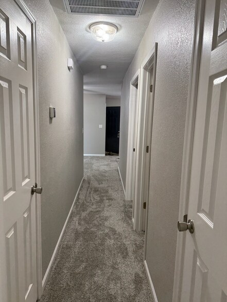 Building Photo - 6021 Camellia Dr
