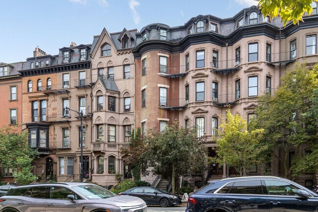Building Photo - 167 Beacon St