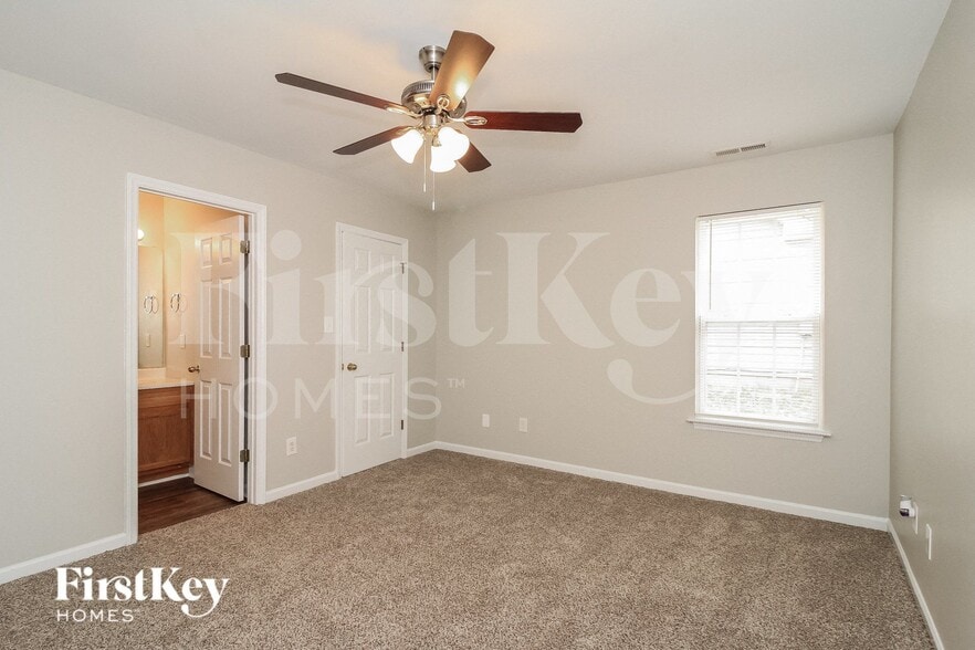 Building Photo - 329 Wright St